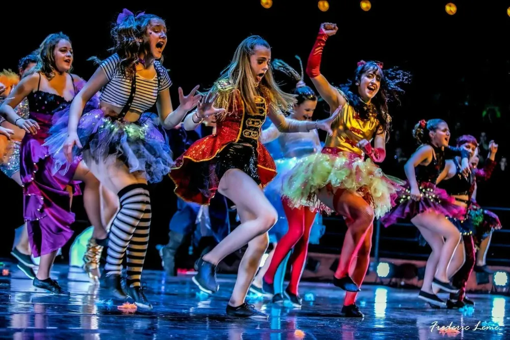 dance crew (6)